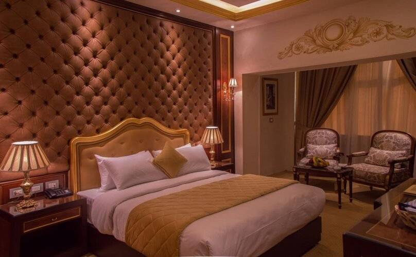 Golden Pyramids Inn