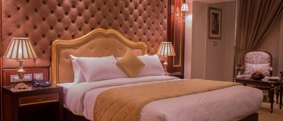 Golden Pyramids Inn