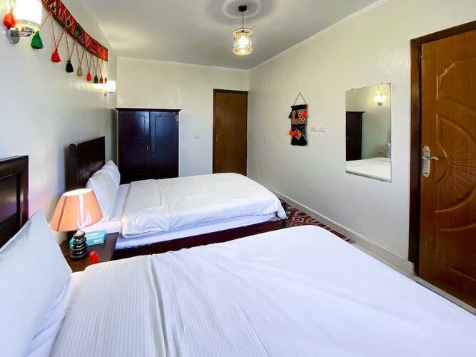 Atlantis Pyramids Inn