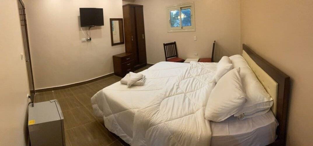 Grand Pyramids View Guesthouse