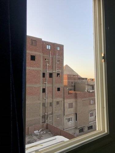 Grand Pyramids View Guesthouse