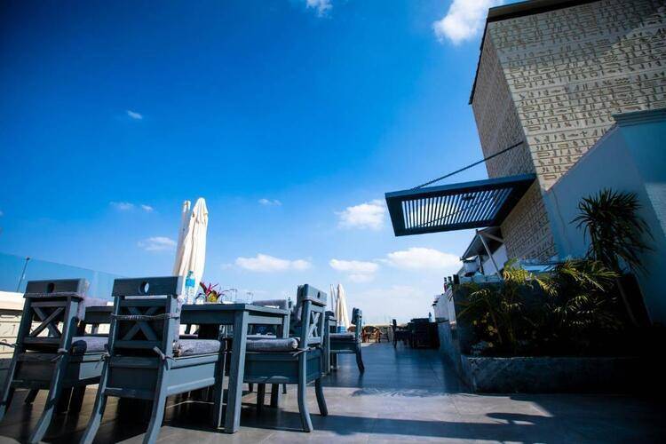 Pyramids Oasis Hotel