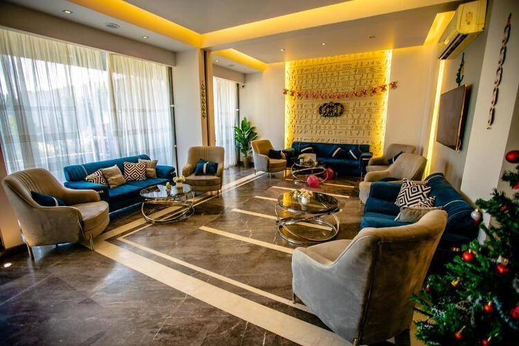 Pyramids Oasis Hotel