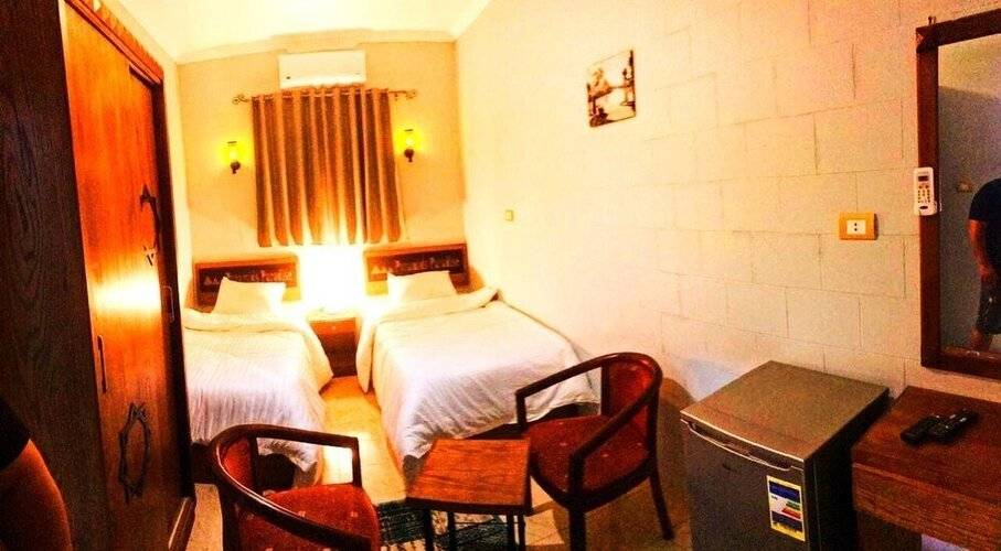 Pyramids Paradise Hotel