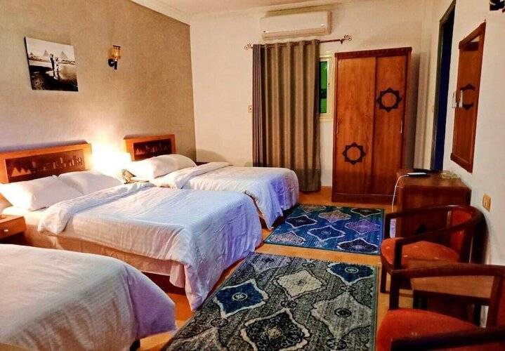 Pyramids Paradise Hotel