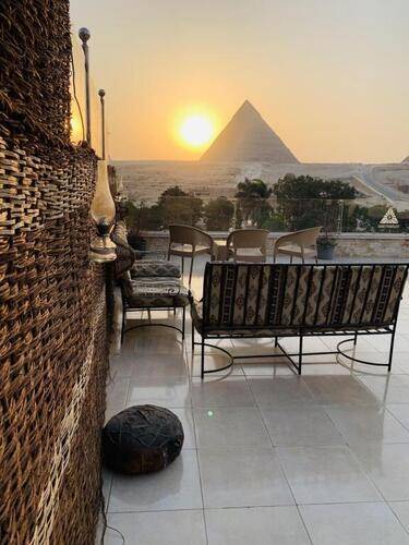 Sahara Pyramids Inn