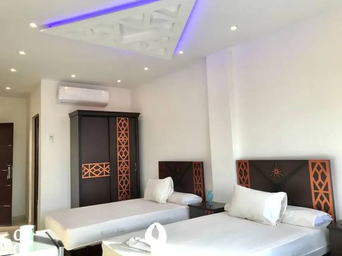 Sahara Pyramids Inn