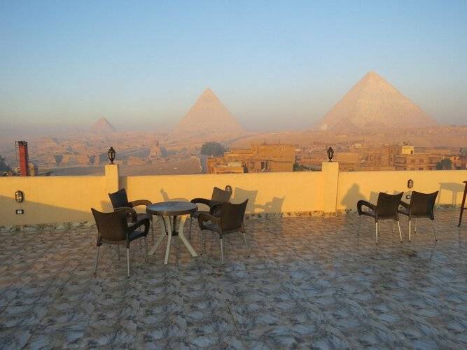 Mena Inn Pyramids