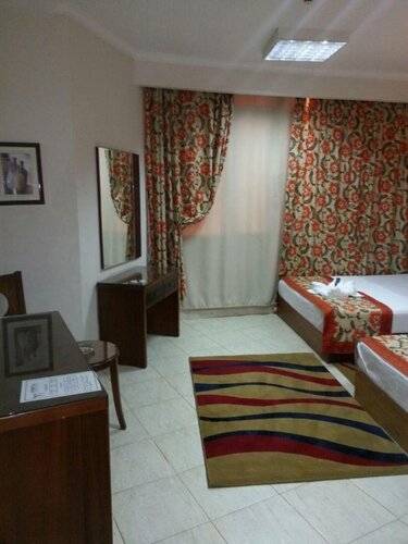 Glorious Hotel