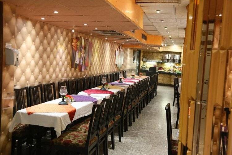 Happy City Hotel