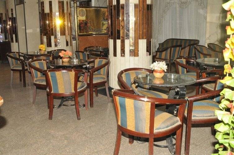 Happy City Hotel