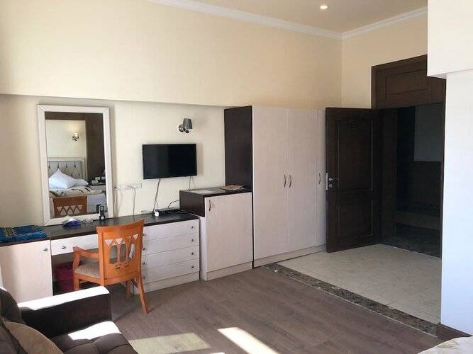 Ultra Loaloa Nile Maadi Hotel