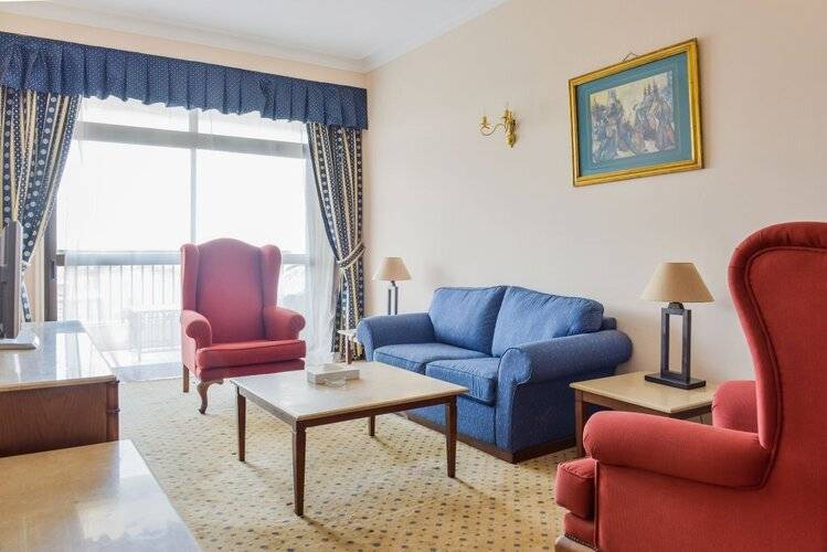 Om Kolthoom Hotel & Tower