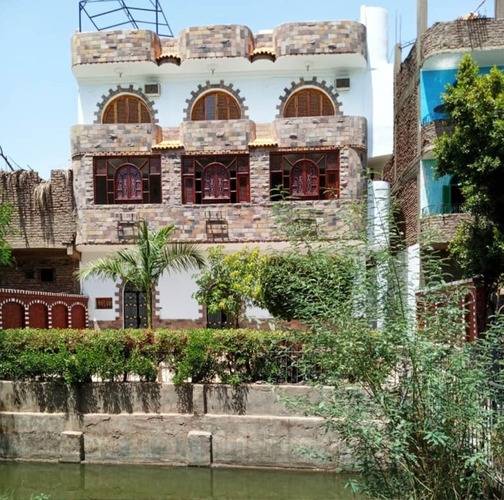 Arabesque Apartments