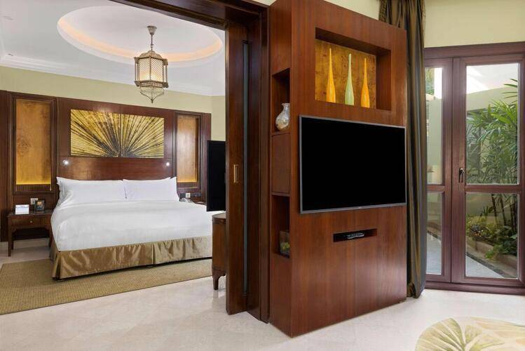 Hilton Luxor Resort & Spa