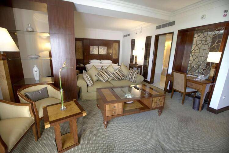 Hilton Luxor Resort & Spa