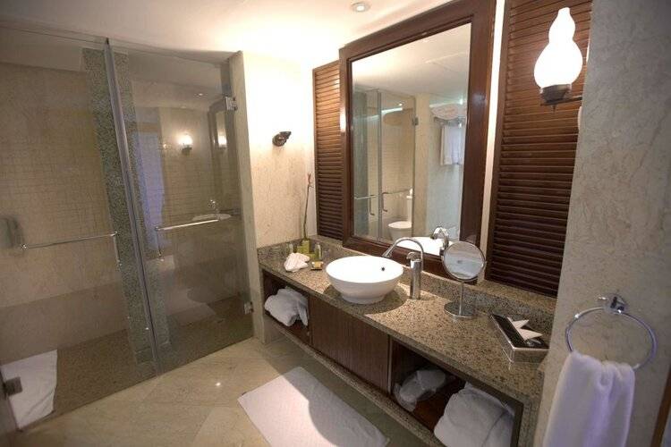 Hilton Luxor Resort & Spa