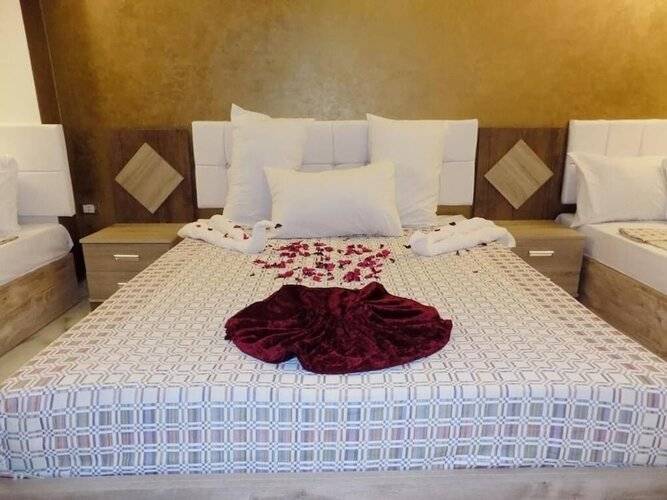 New City Hotel