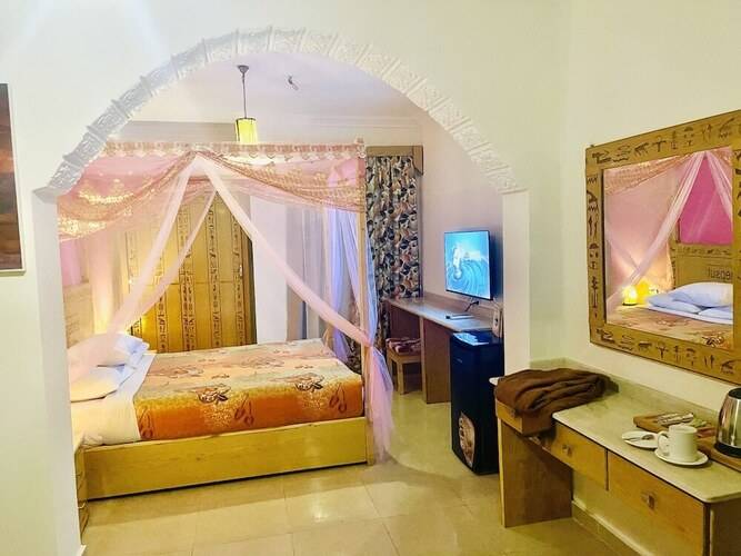 Jewel Of The Valley Howard Carter Hotel