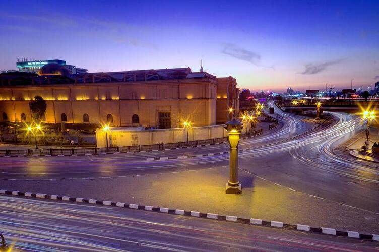 Tahrir Plaza Suites