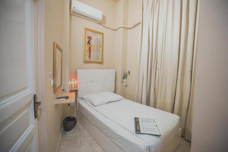 Tahrir Plaza Suites