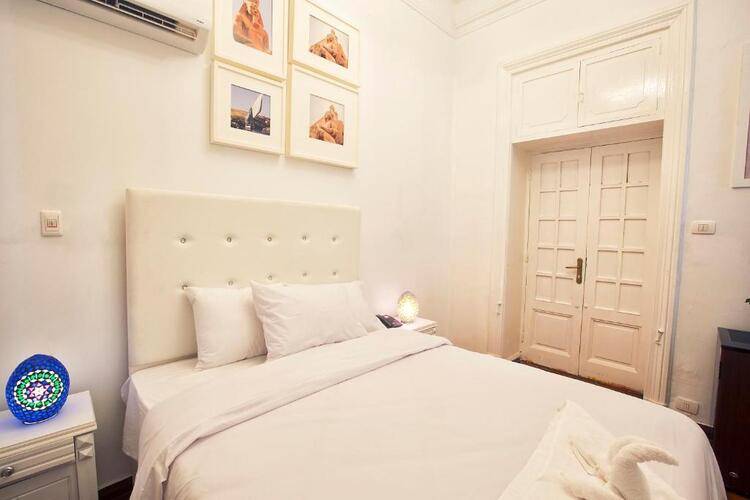 Tahrir Plaza Suites