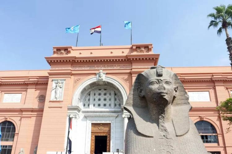 Tahrir Plaza Suites