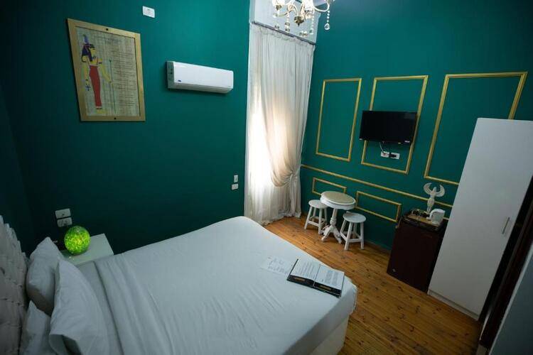 Tahrir Plaza Suites