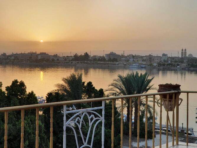 Spring Hotel Luxor