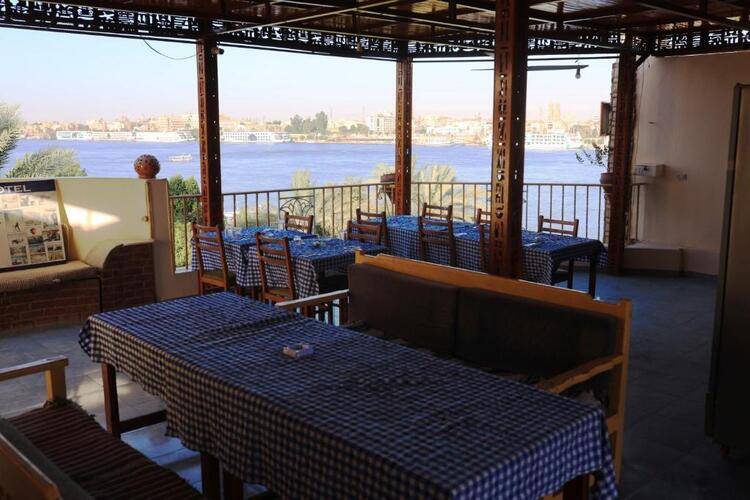 Spring Hotel Luxor
