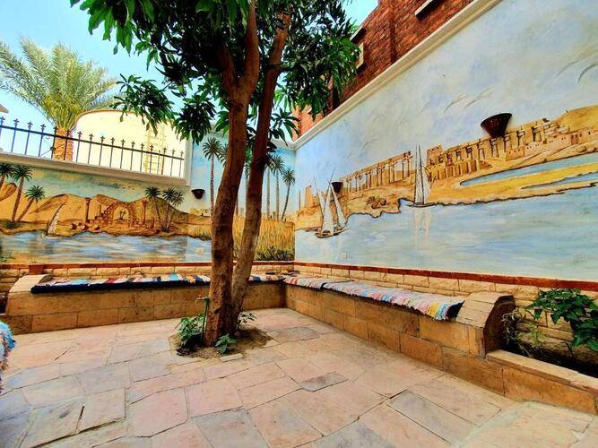 Spring Hotel Luxor