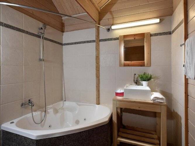 The Village – Jordan Riverside Travelhotel