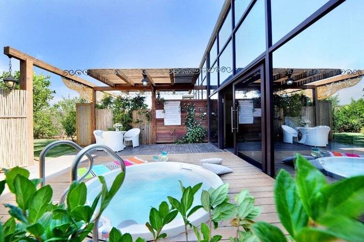 Aquaduct Hotel