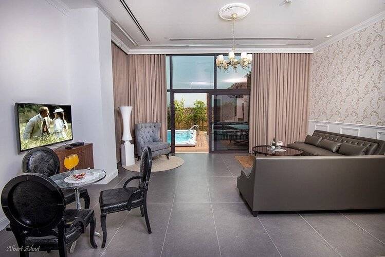 Aquaduct Hotel
