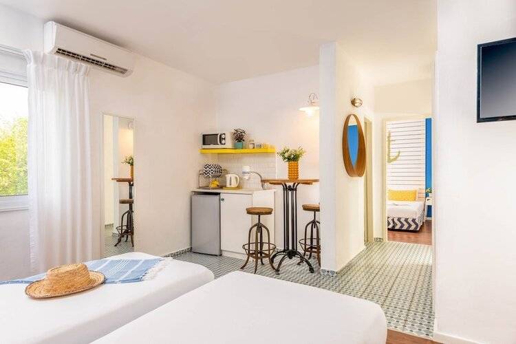 Gesher Haziv Travelers' Hostel