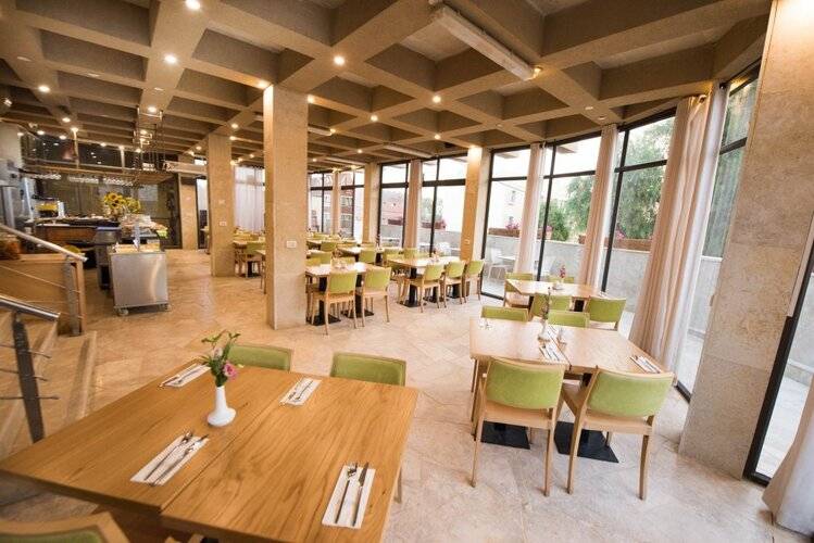 Ramon Suites Hotel