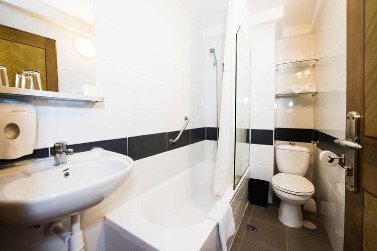 Ramon Suites Hotel