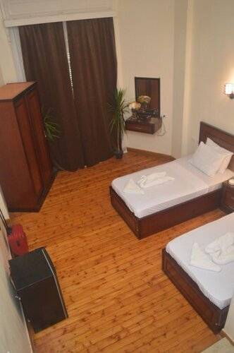 Midtown Hostel