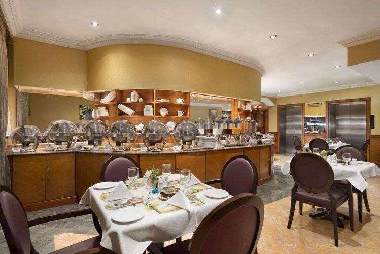 Howard Johnson By Wyndham Abu Dhabi