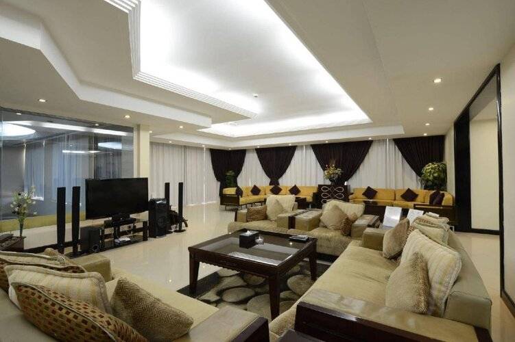 Royal Beach Hotel And Resort