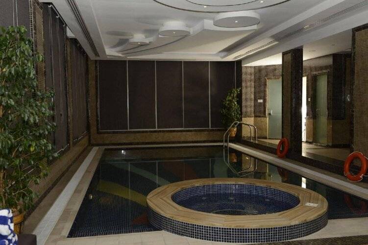 Royal Beach Hotel And Resort