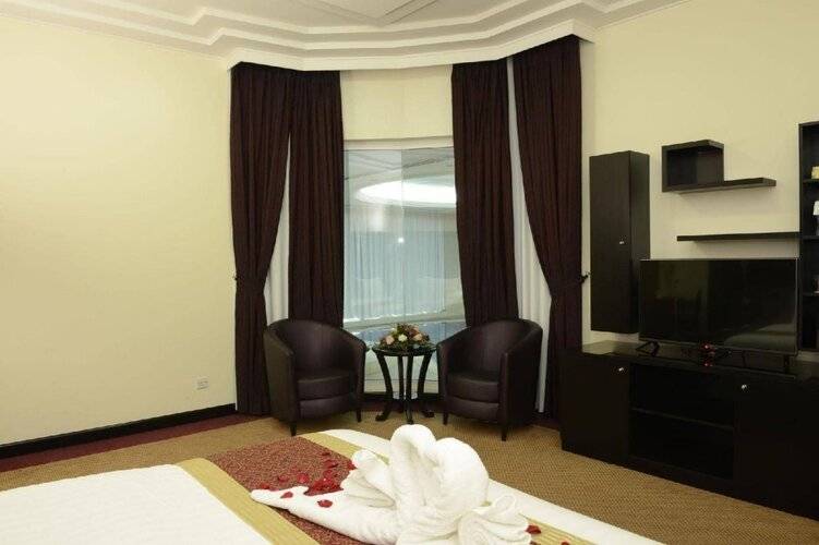 Royal Beach Hotel And Resort