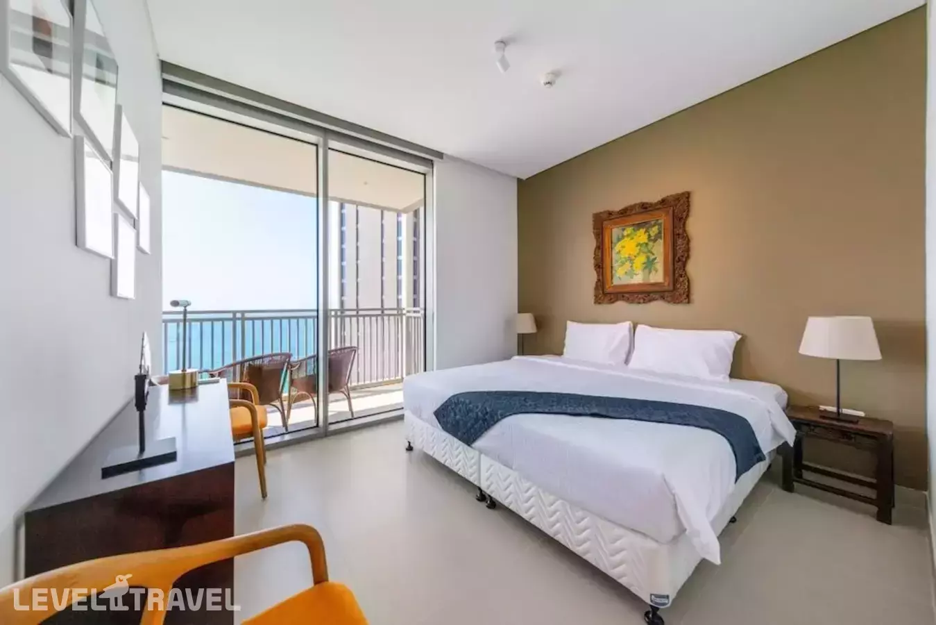 Eden's Dubai - 52/42 Emaar