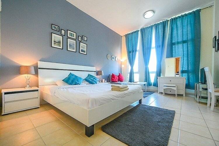 Snd - Bright And Spacious Studio