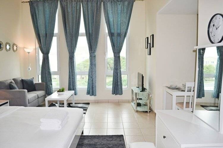 Snd - Bright And Spacious Studio