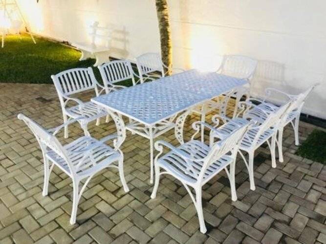 City Royal White Tourist Rest