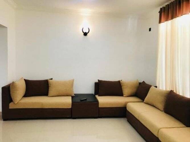 City Royal White Tourist Rest