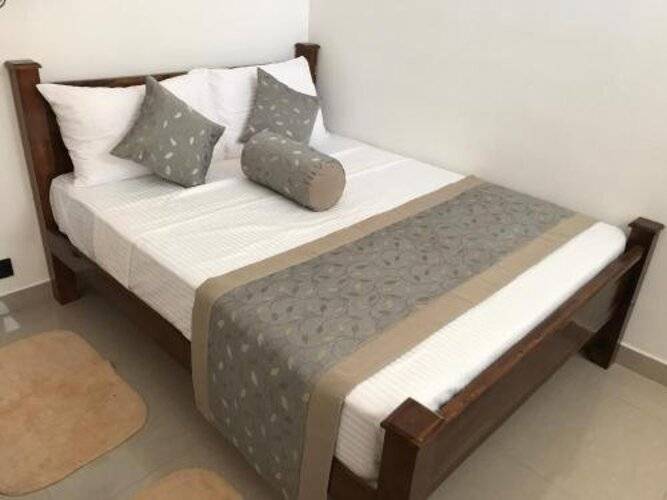 City Royal White Tourist Rest
