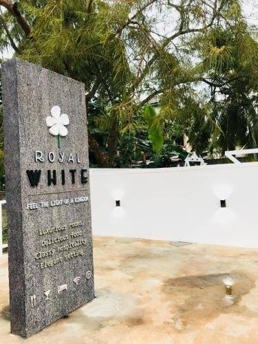 City Royal White Tourist Rest