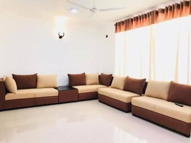 City Royal White Tourist Rest